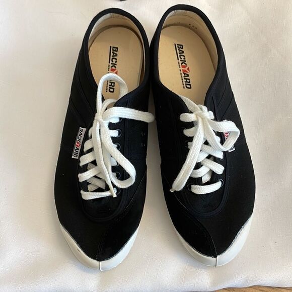 BACKYARD FOOTWEAR BLACK AND WHITE SNEAKERS.  NEW IN BOX - Picture 3 of 8
